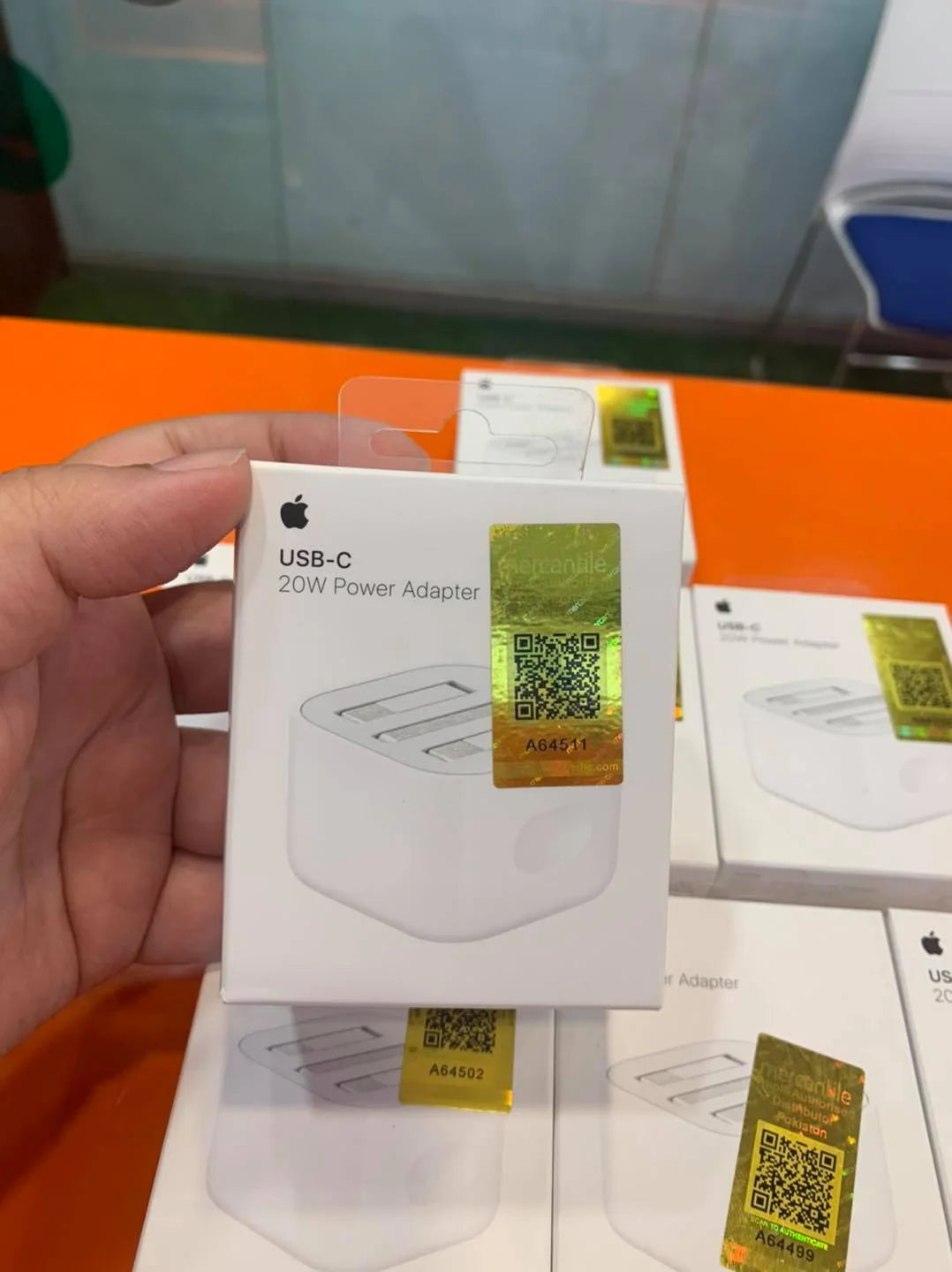 APPLE orignal 20 watts type C Adapter